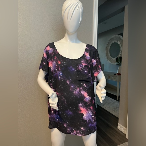 10 Dollar Sale TORRID Abbey Georgette Galaxy Blouse size 3 - Picture 1 of 14